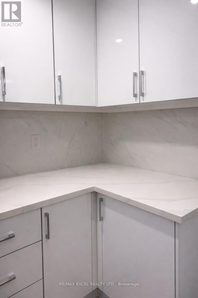 27 Spiv Grove Way, Markham, Ontario  L6E 0T6 - Photo 19 - N12999412