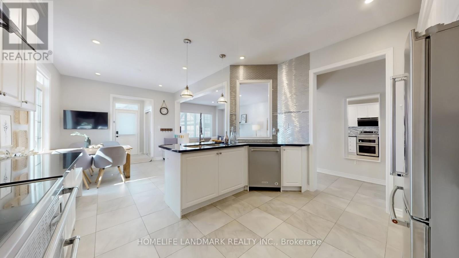 13 Woodway Lane, Markham, Ontario  L6B 0N4 - Photo 19 - N12999422