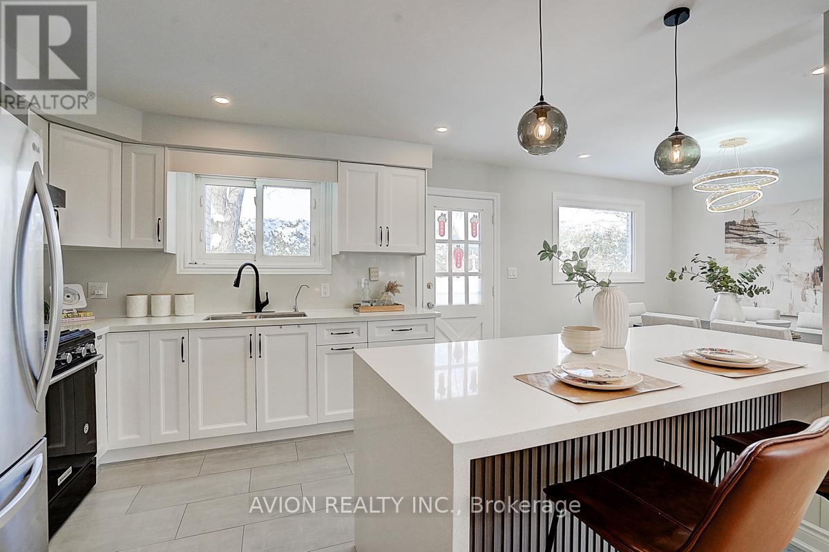 24 Drakefield Road, Markham, Ontario  L3P 1G5 - Photo 9 - N12999428