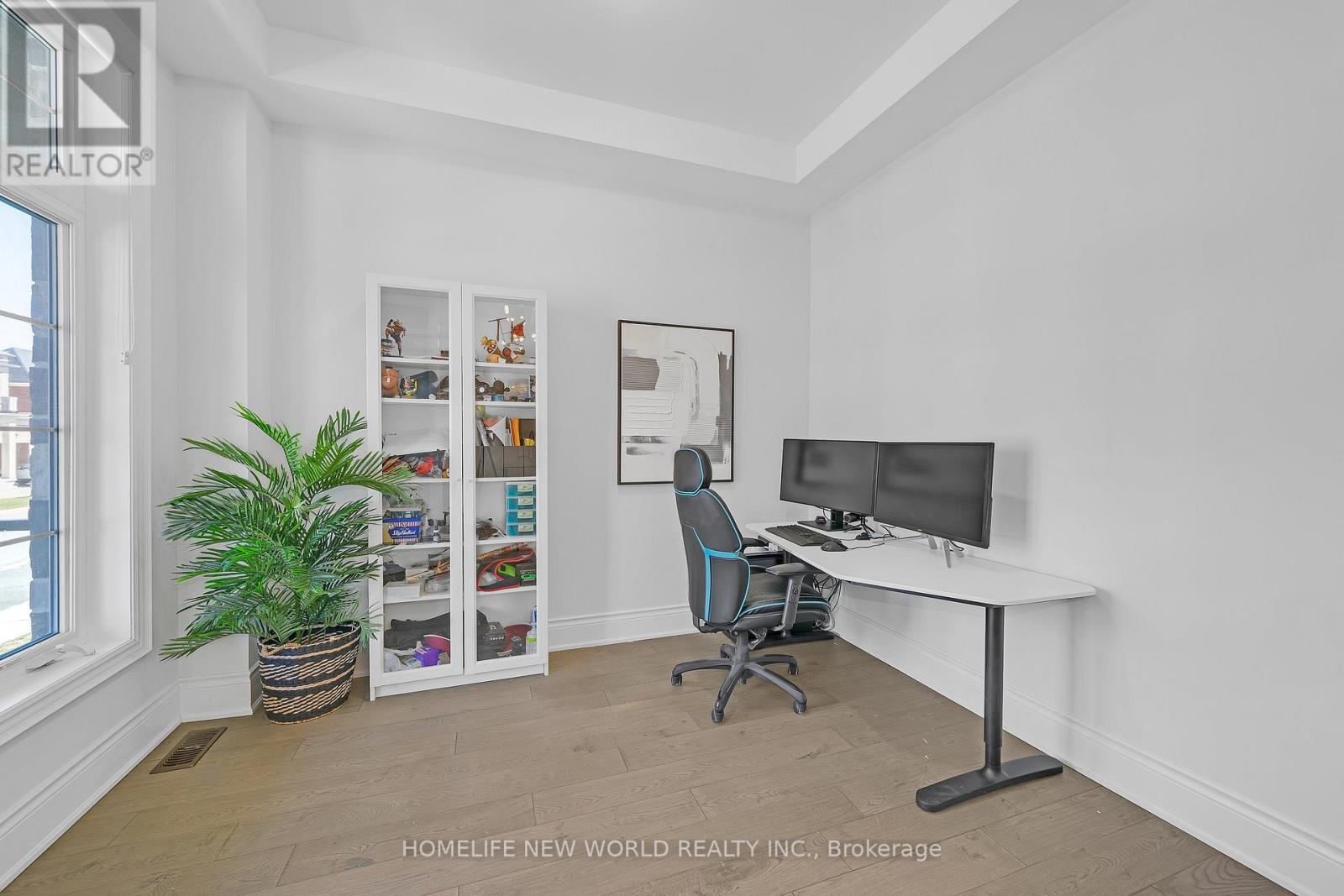 20 Planet Street, Richmond Hill, Ontario  L4C 4V8 - Photo 5 - N12999436