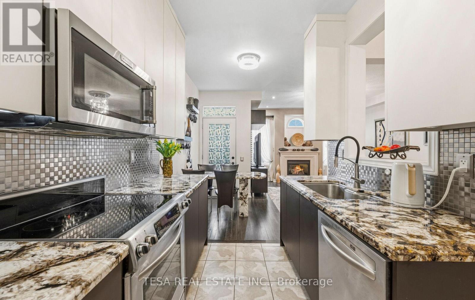 417 Lady Nadia Drive, Vaughan, Ontario L6A 4E8 - Photo 21 - N12999438