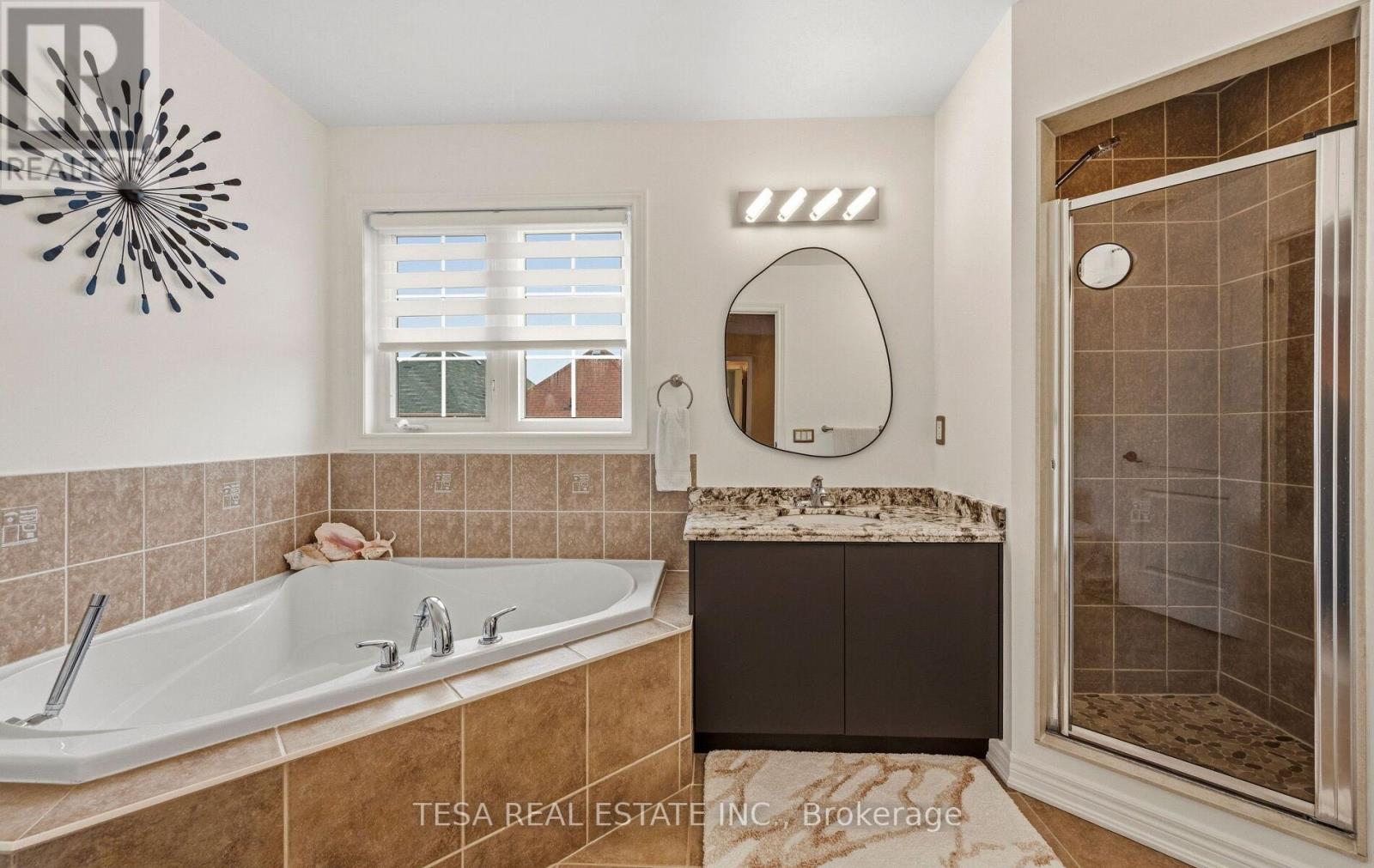 417 Lady Nadia Drive, Vaughan, Ontario L6A 4E8 - Photo 34 - N12999438