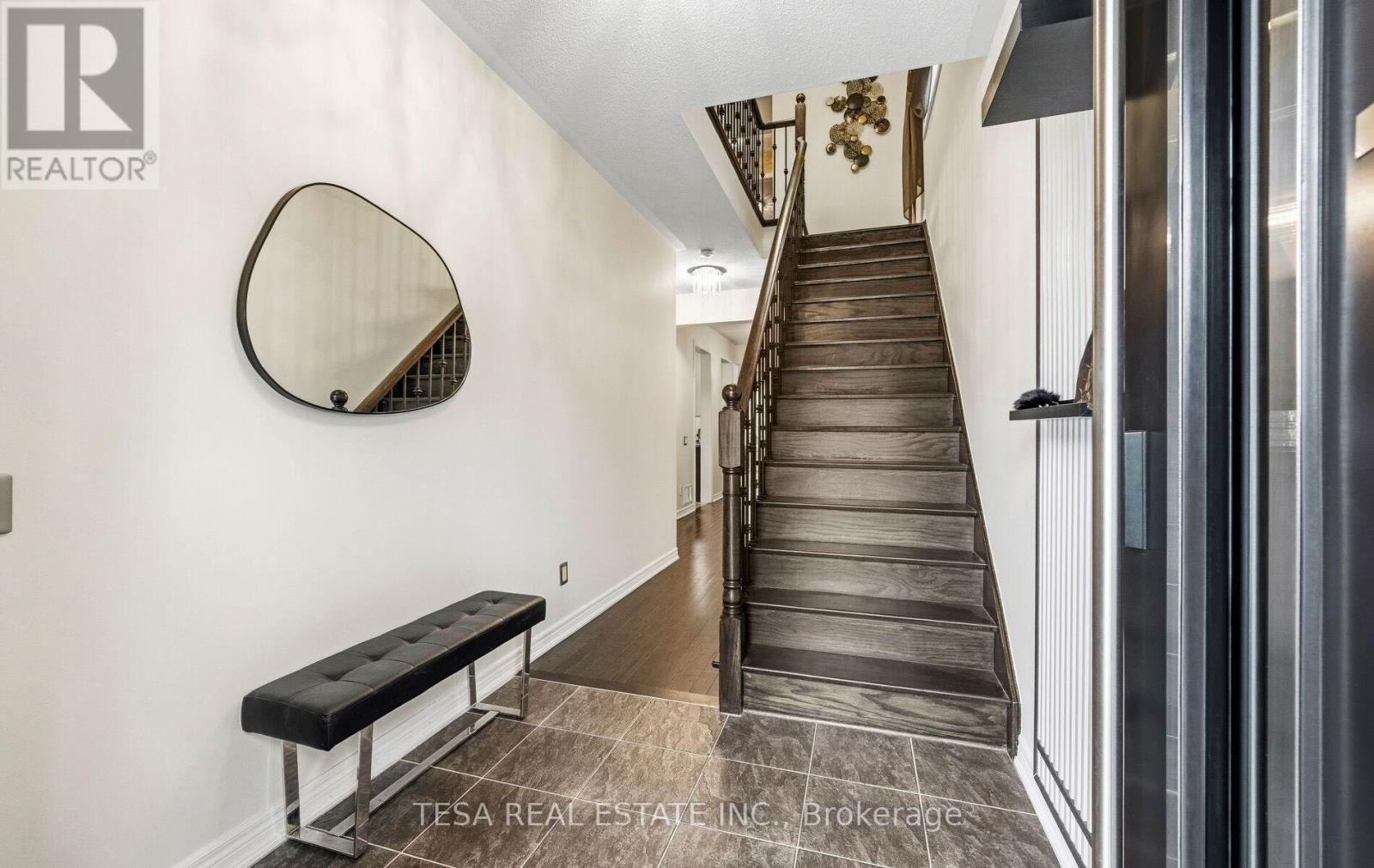 417 Lady Nadia Drive, Vaughan, Ontario L6A 4E8 - Photo 5 - N12999438