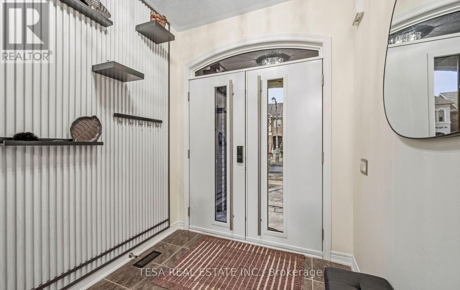 417 Lady Nadia Drive, Vaughan, Ontario L6A 4E8 - Photo 6 - N12999438