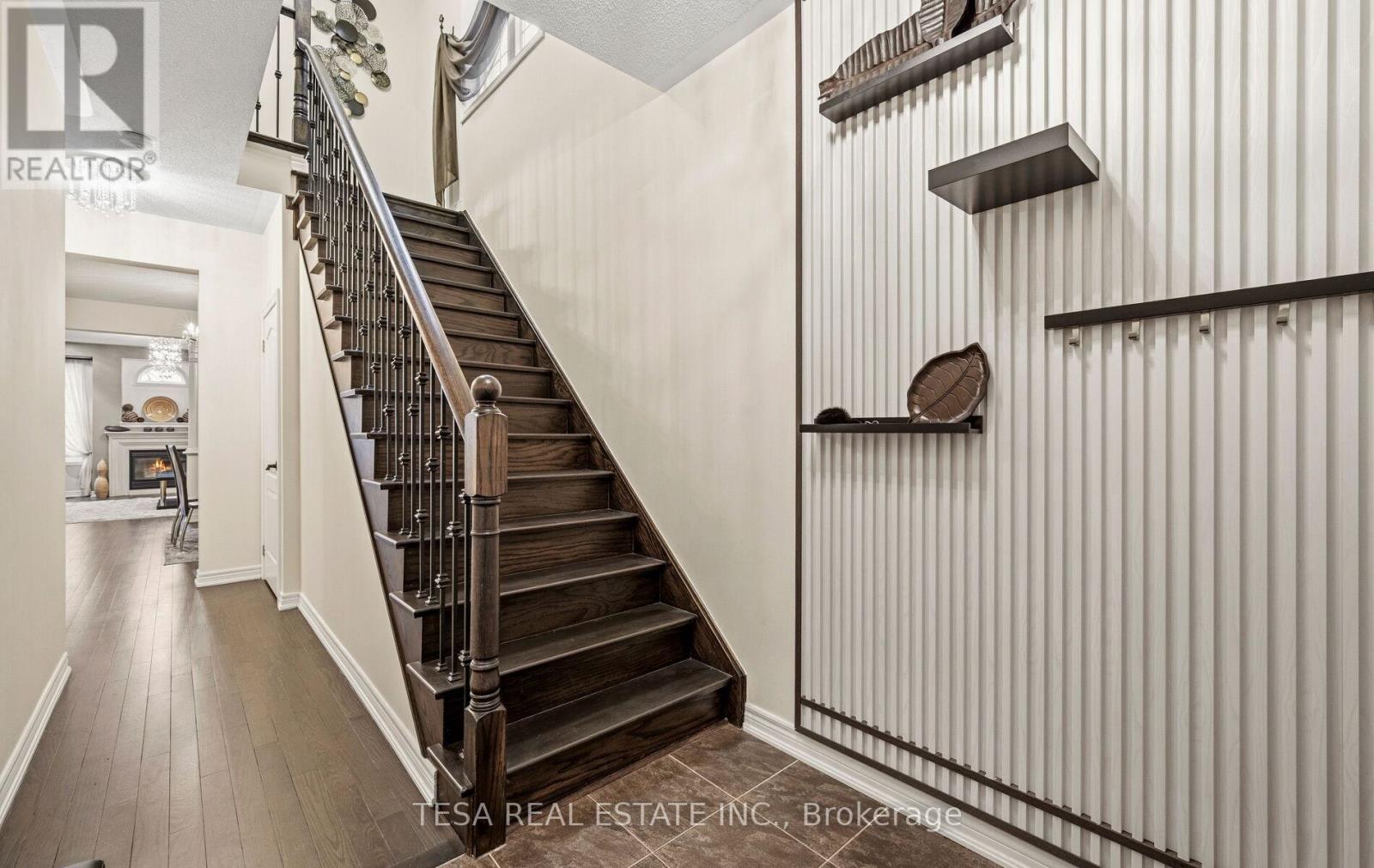 417 Lady Nadia Drive, Vaughan, Ontario L6A 4E8 - Photo 7 - N12999438