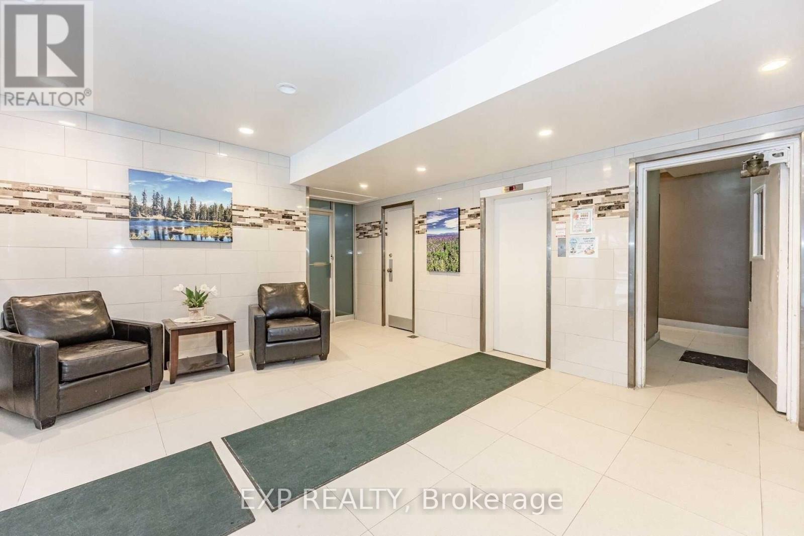 508 - 2485 Woking Crescent, Mississauga, Ontario  L5K 1Z6 - Photo 3 - W12999394