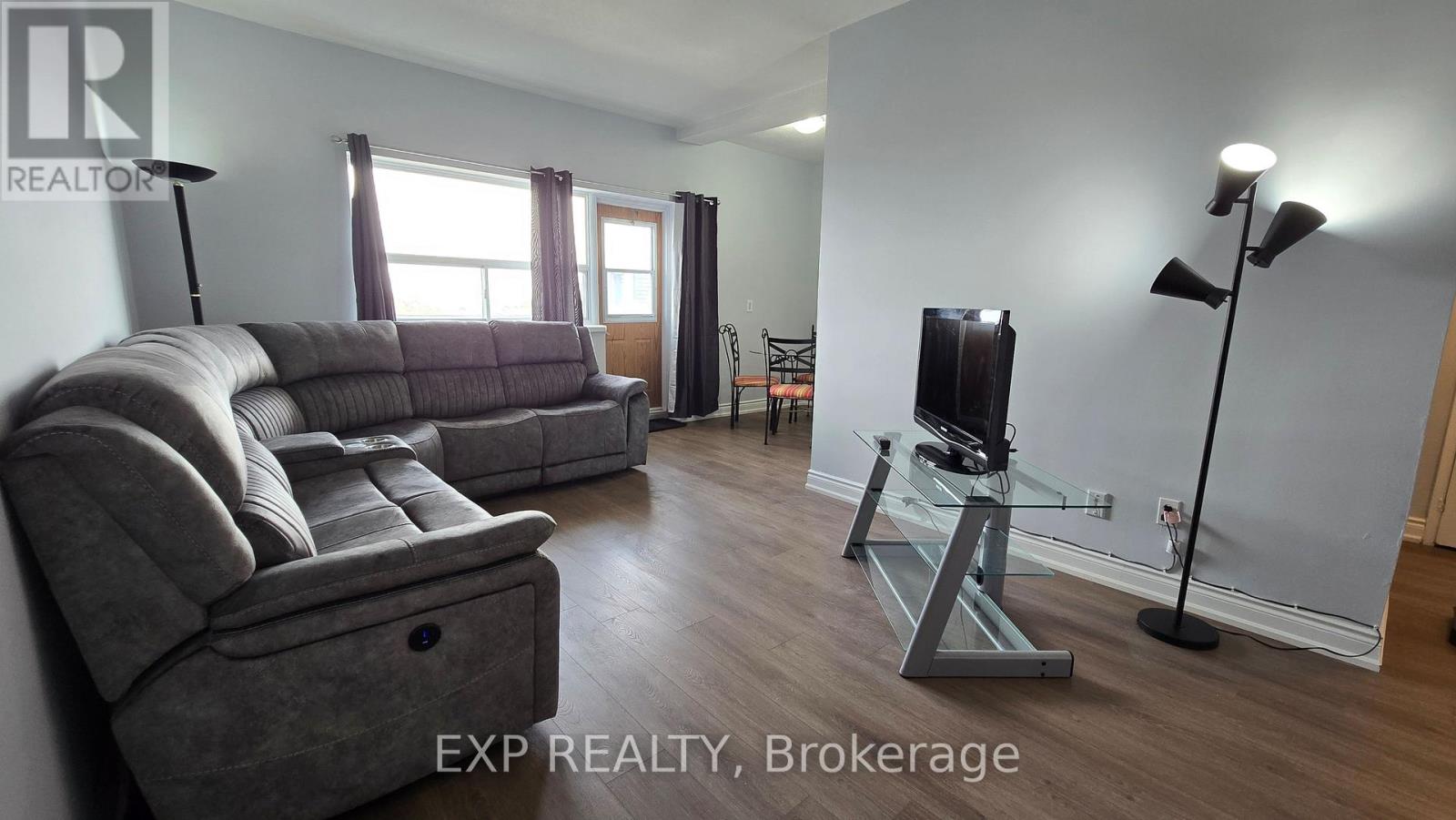 508 - 2485 Woking Crescent, Mississauga, Ontario  L5K 1Z6 - Photo 5 - W12999394