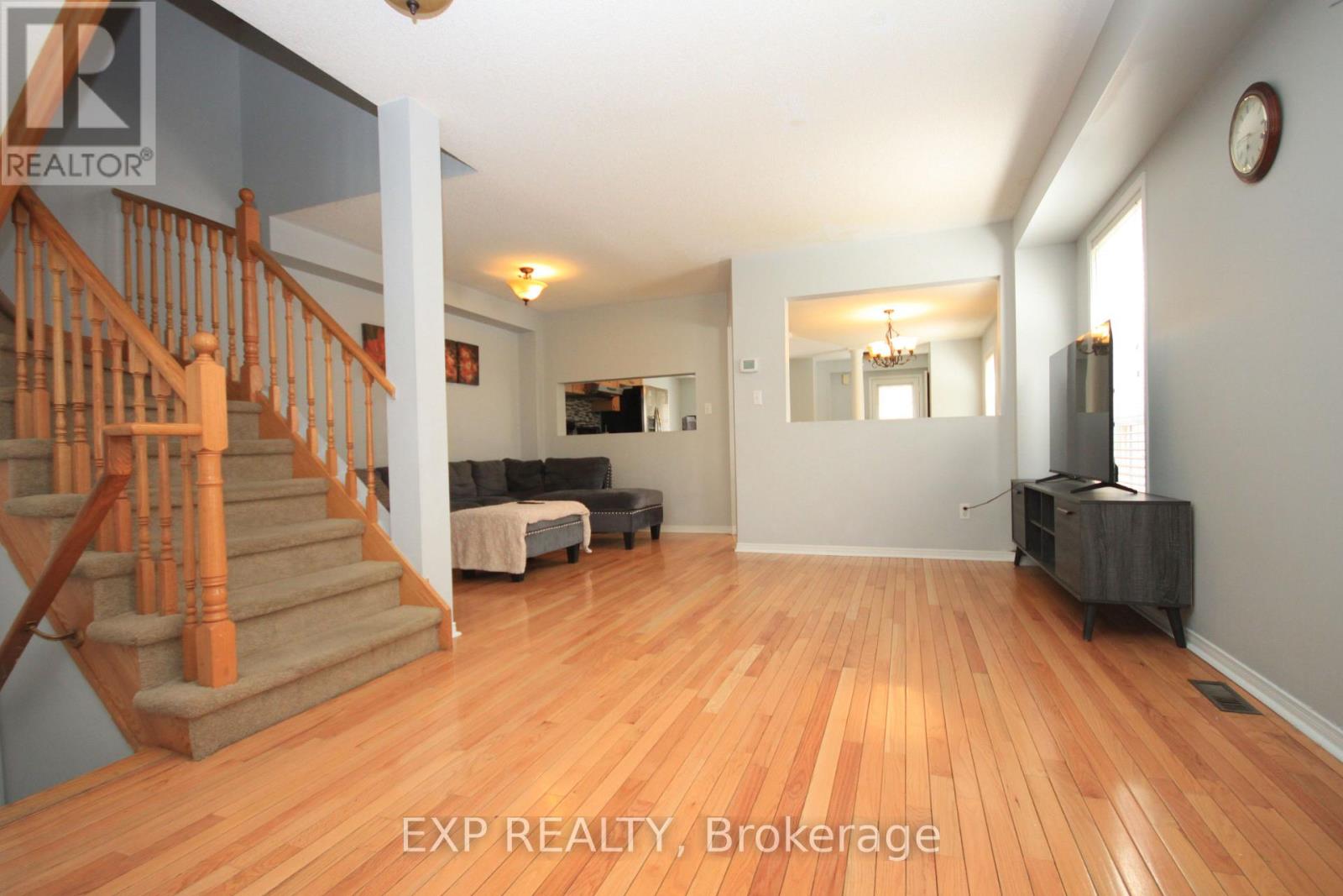 1318 Mowat Lane, Milton, Ontario  L9T 6C2 - Photo 3 - W12999408