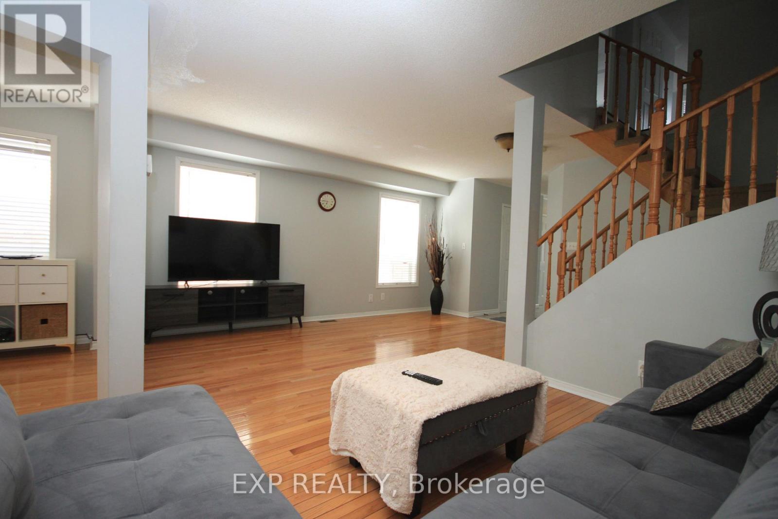 1318 Mowat Lane, Milton, Ontario  L9T 6C2 - Photo 5 - W12999408