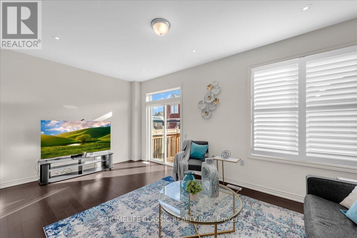 82 Blackberry Valley Crescent, Caledon, Ontario  L7C 3Z8 - Photo 10 - W12999418