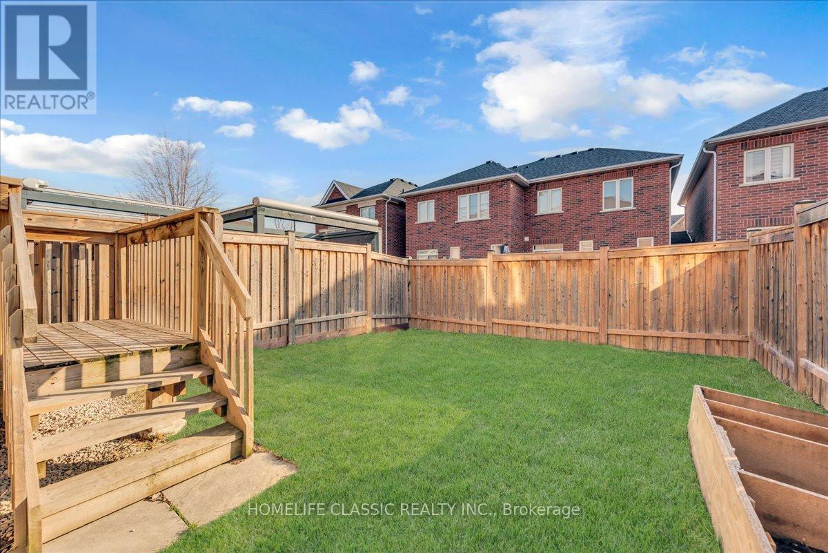 82 Blackberry Valley Crescent, Caledon, Ontario  L7C 3Z8 - Photo 30 - W12999418