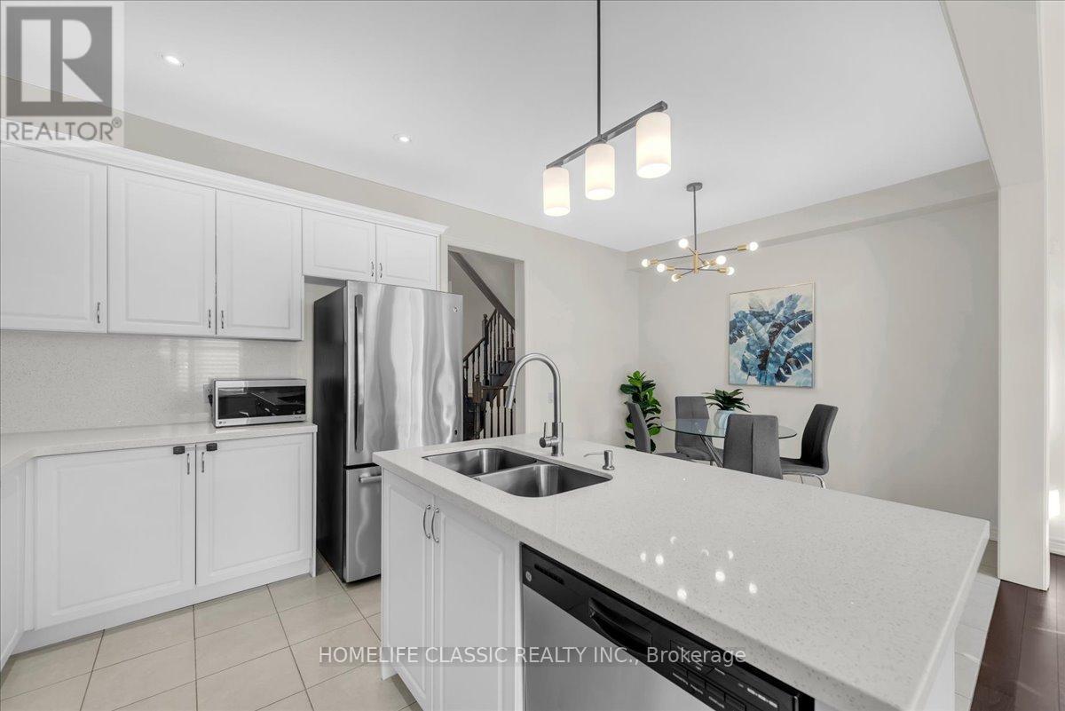 82 Blackberry Valley Crescent, Caledon, Ontario  L7C 3Z8 - Photo 5 - W12999418