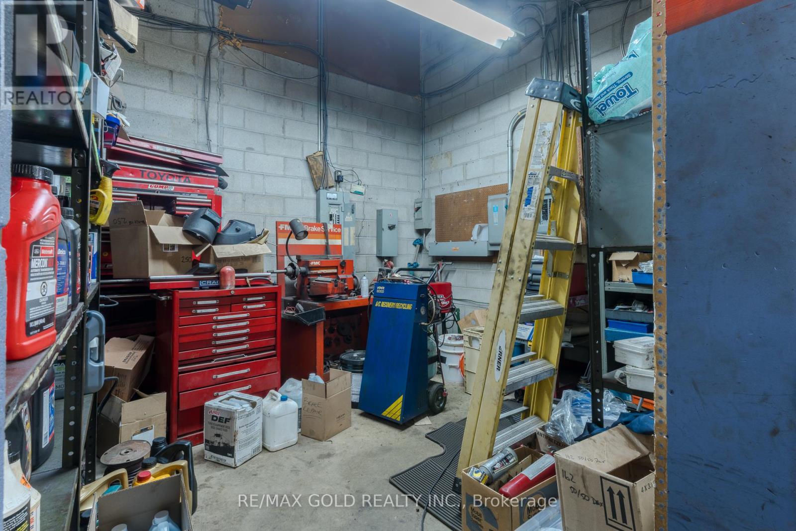 1 & 2 - 1744 Meyerside Drive, Mississauga, Ontario L5T 1A3 - Photo 10 - W12999420