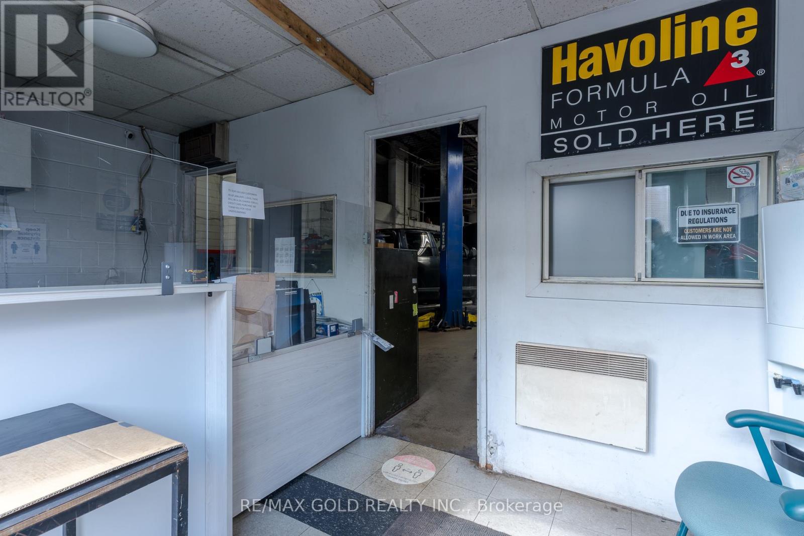 1 & 2 - 1744 Meyerside Drive, Mississauga, Ontario L5T 1A3 - Photo 2 - W12999420