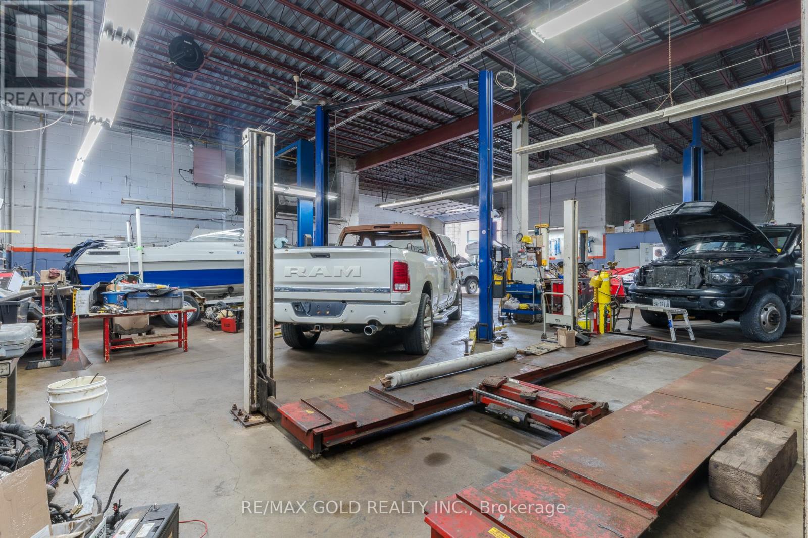 1 & 2 - 1744 Meyerside Drive, Mississauga, Ontario L5T 1A3 - Photo 4 - W12999420