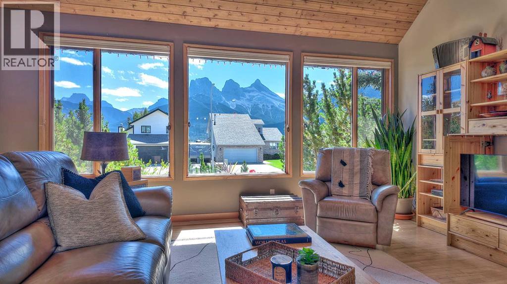 226 Lady Macdonald Drive, Canmore, Alberta  T1W 1H3 - Photo 3 - A2301104