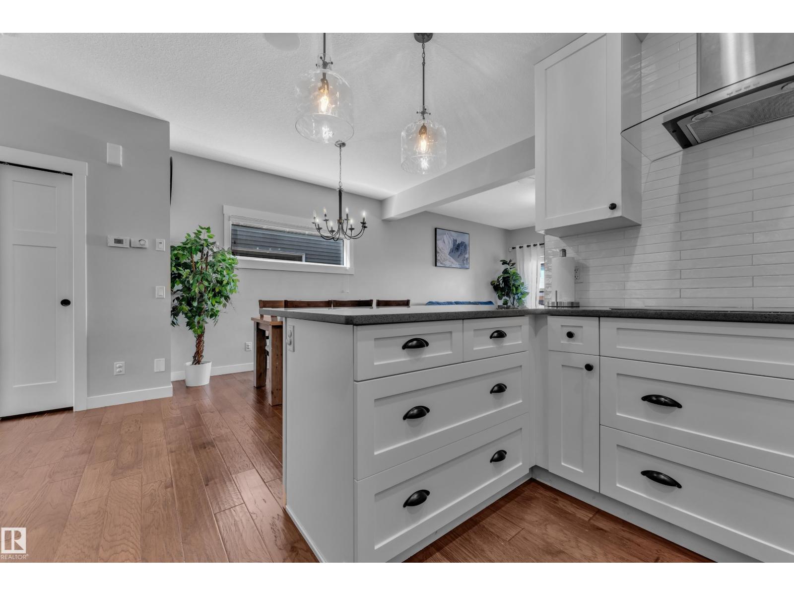 6406 169 Av Nw, Edmonton, Alberta T5Y 3W6 - Photo 8 - E4482281