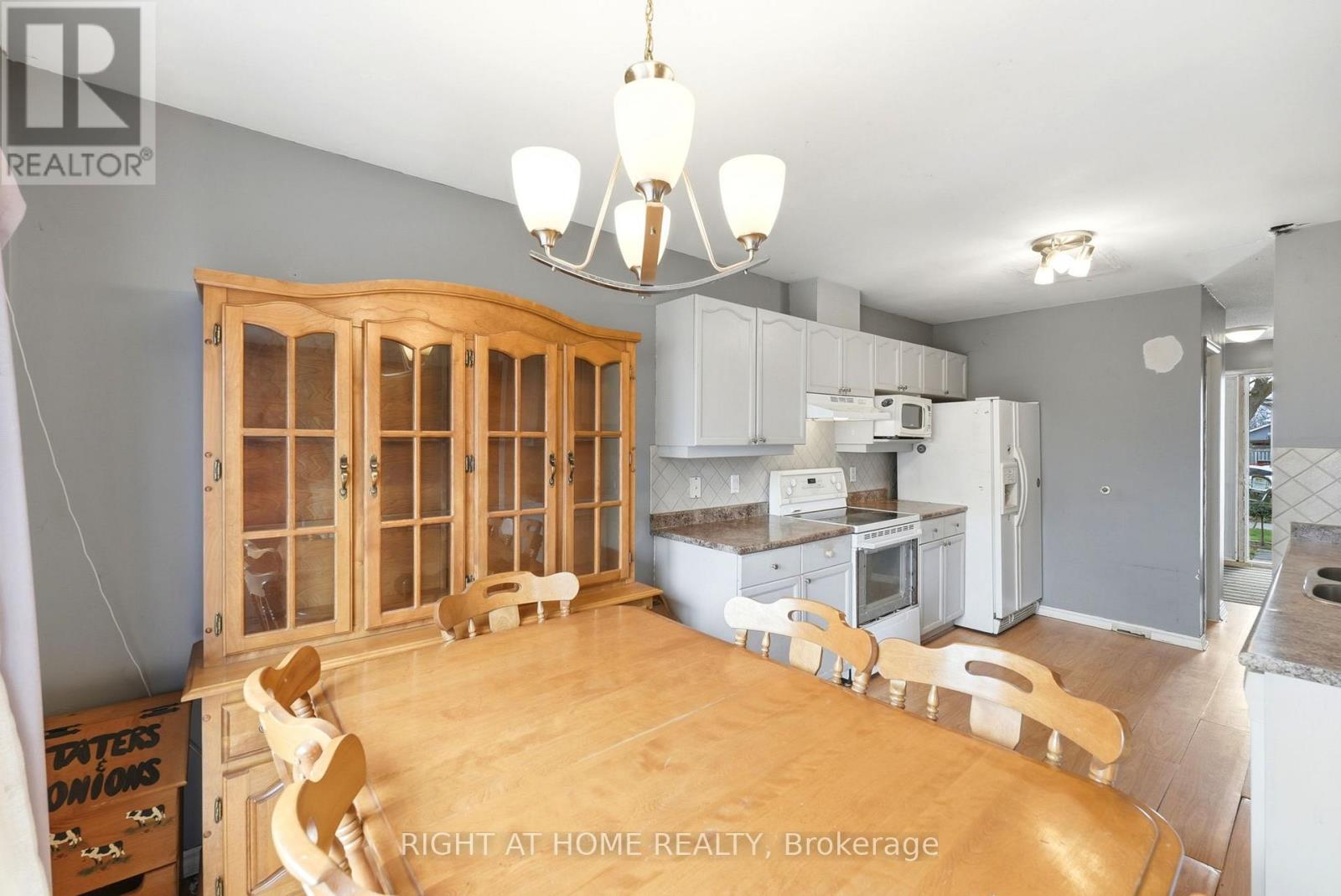 32 Bowcott Crescent, London East, Ontario  N5V 4W8 - Photo 17 - X12999440