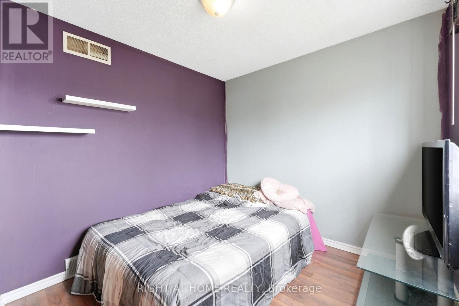 32 Bowcott Crescent, London East, Ontario  N5V 4W8 - Photo 26 - X12999440