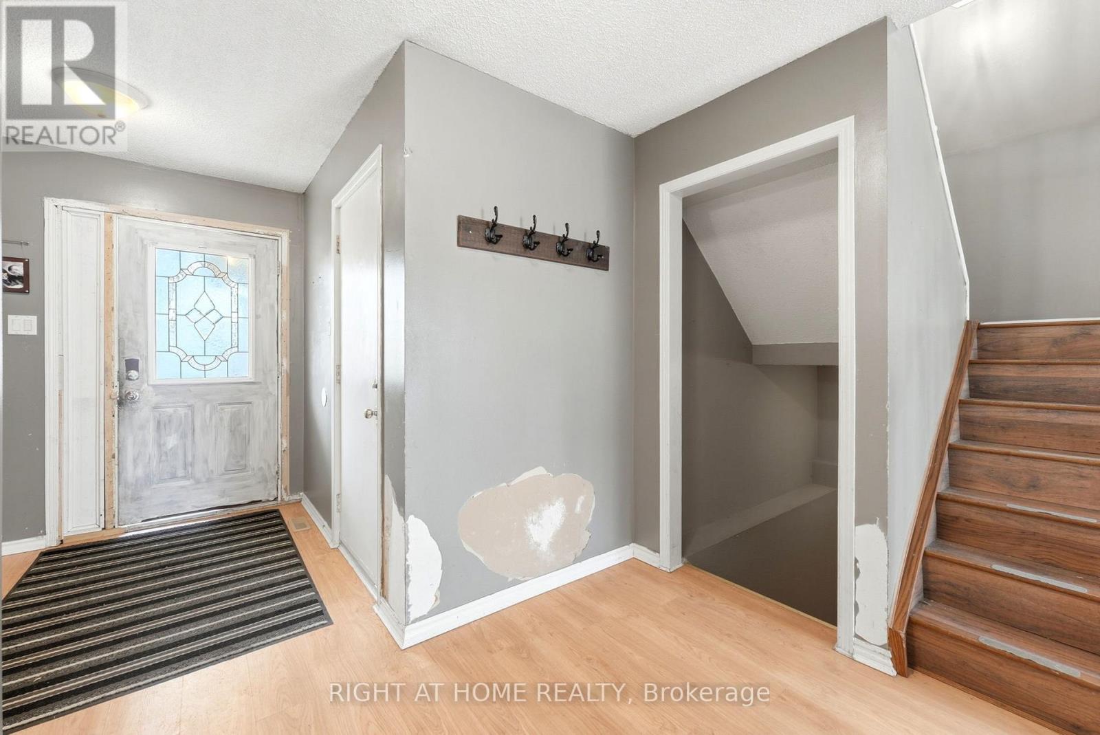 32 Bowcott Crescent, London East, Ontario  N5V 4W8 - Photo 3 - X12999440