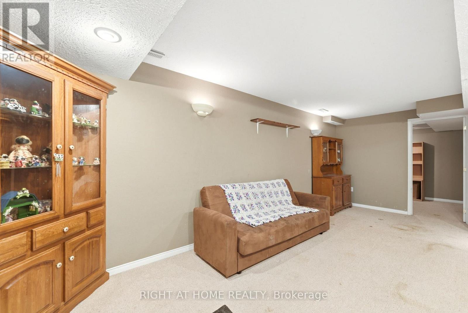 32 Bowcott Crescent, London East, Ontario  N5V 4W8 - Photo 30 - X12999440