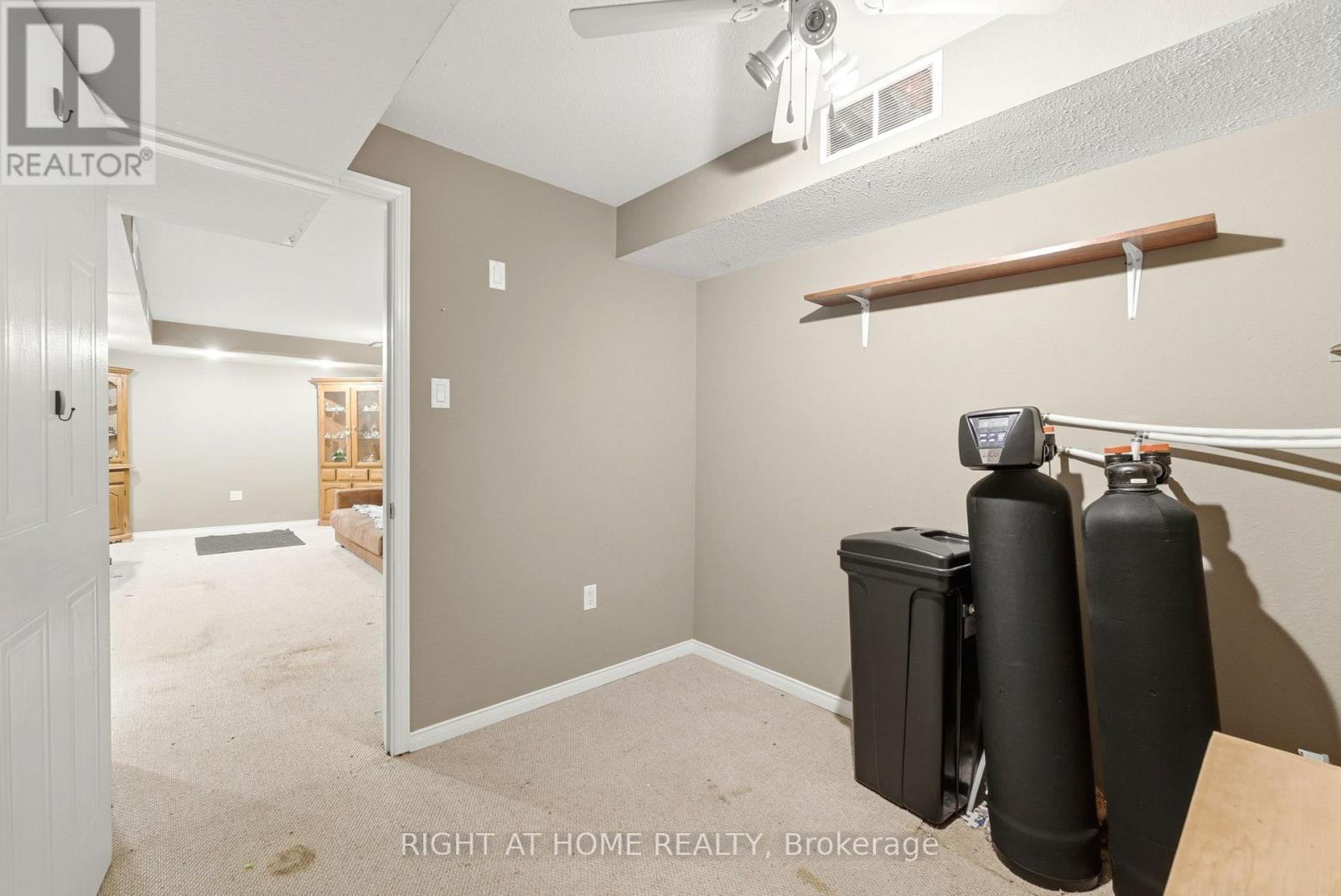 32 Bowcott Crescent, London East, Ontario  N5V 4W8 - Photo 35 - X12999440