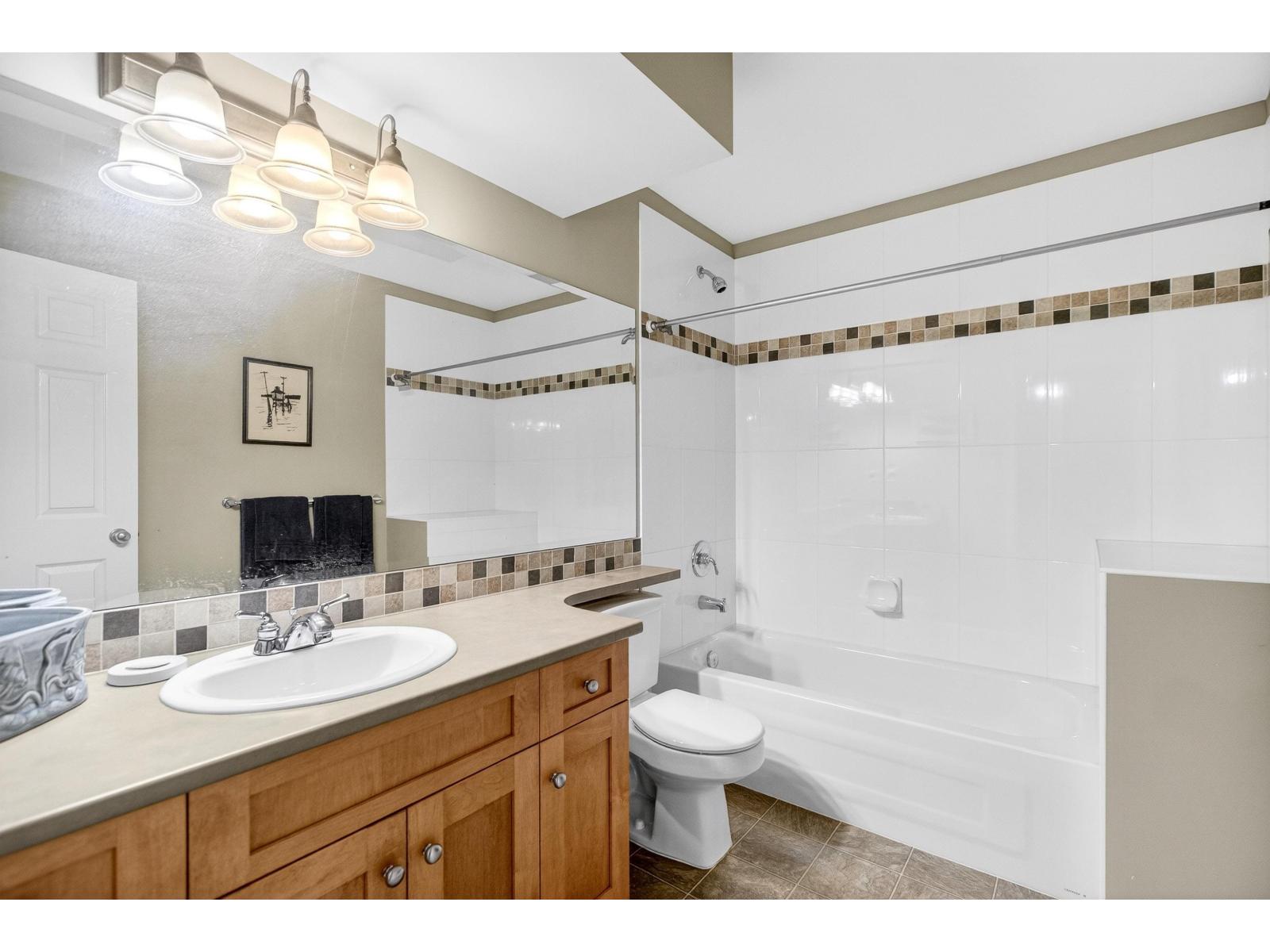 7134 196a Street, Langley, British Columbia  V2Y 2Z9 - Photo 33 - R3111423