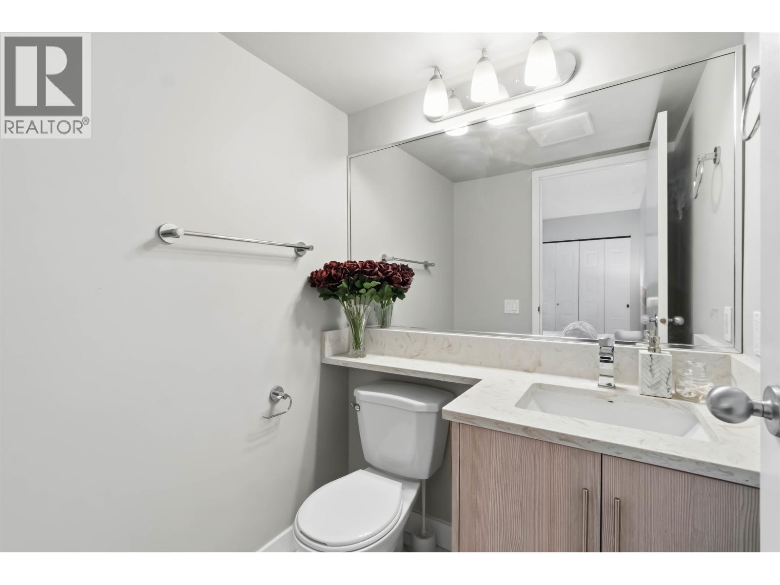 308 3970 Carrigan Court, Burnaby, British Columbia  V3N 4S5 - Photo 5 - R3104923