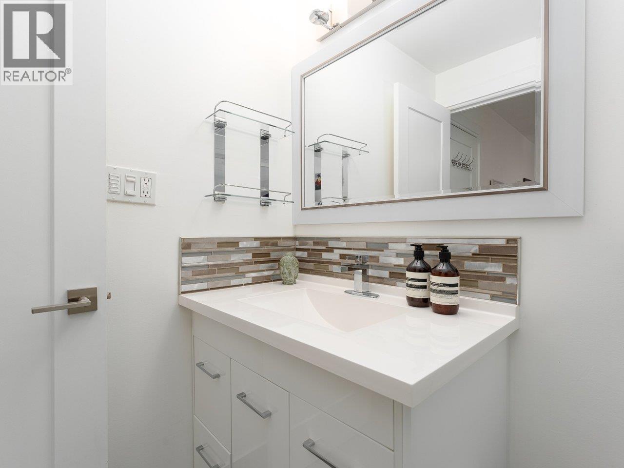 103 127 E 4th Street, North Vancouver, British Columbia  V7L 1H7 - Photo 20 - R3100775