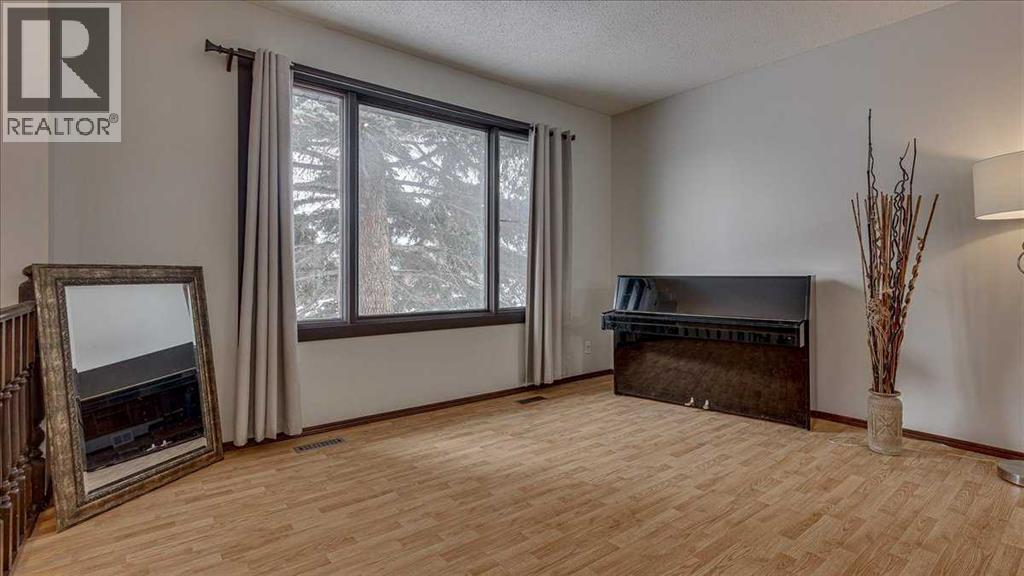 19 Bettenson Street, Red Deer, Alberta  T4R 1J5 - Photo 3 - A2299017