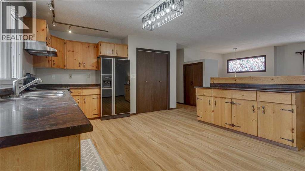 19 Bettenson Street, Red Deer, Alberta  T4R 1J5 - Photo 8 - A2299017