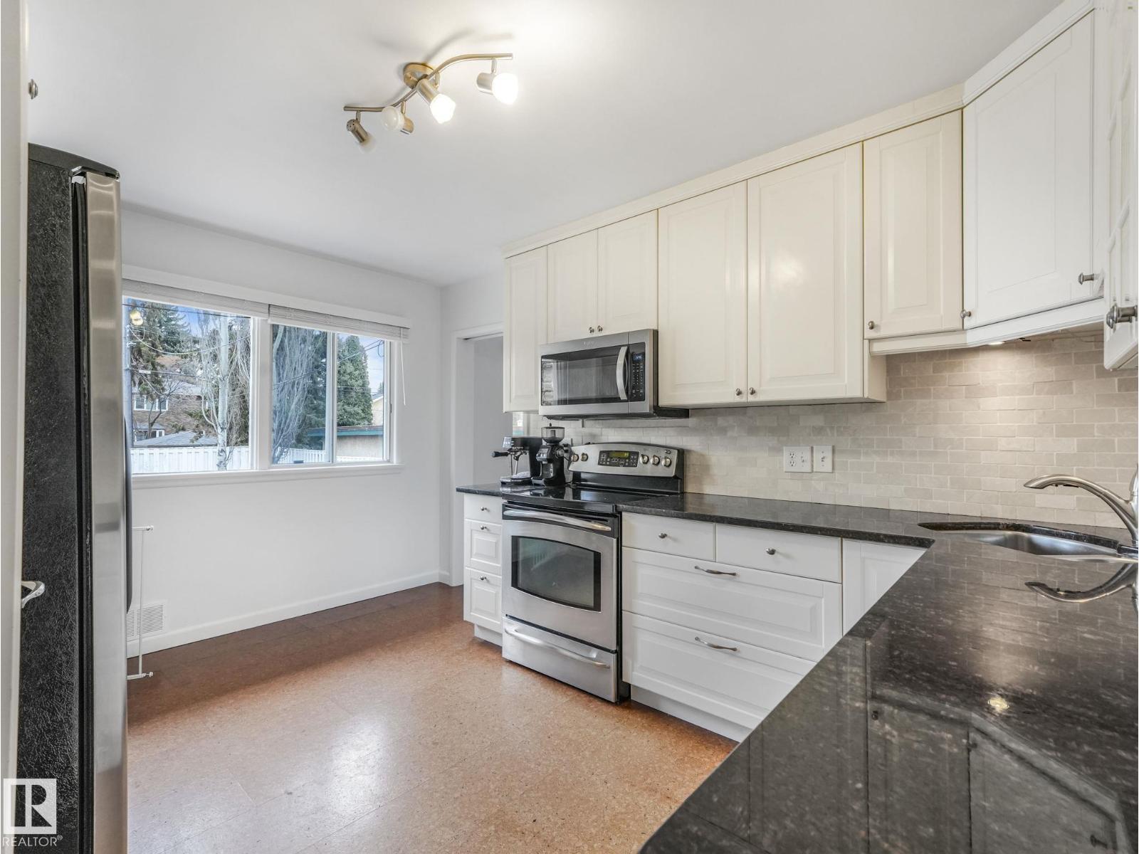 9419 145 St Nw, Edmonton, Alberta  T5R 0V3 - Photo 12 - E4482282