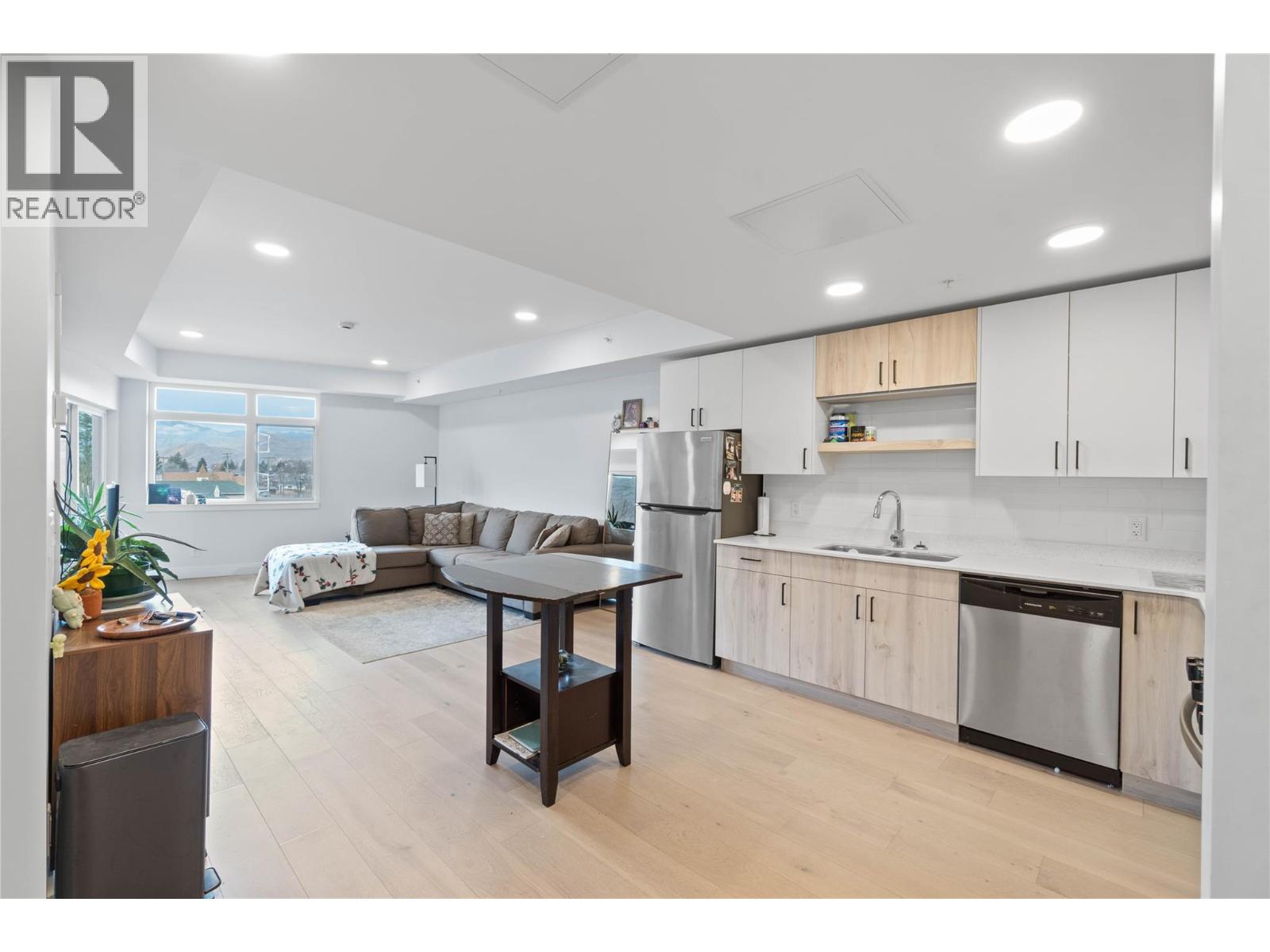 215 Royal Avenue Unit# 307, Kamloops, British Columbia  V2B 0K6 - Photo 2 - 10378500