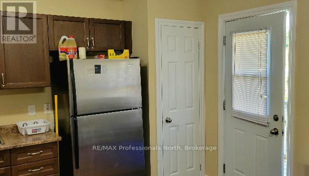 1 - 9 West Road, Huntsville, Ontario  P1H 1K9 - Photo 2 - X12999608