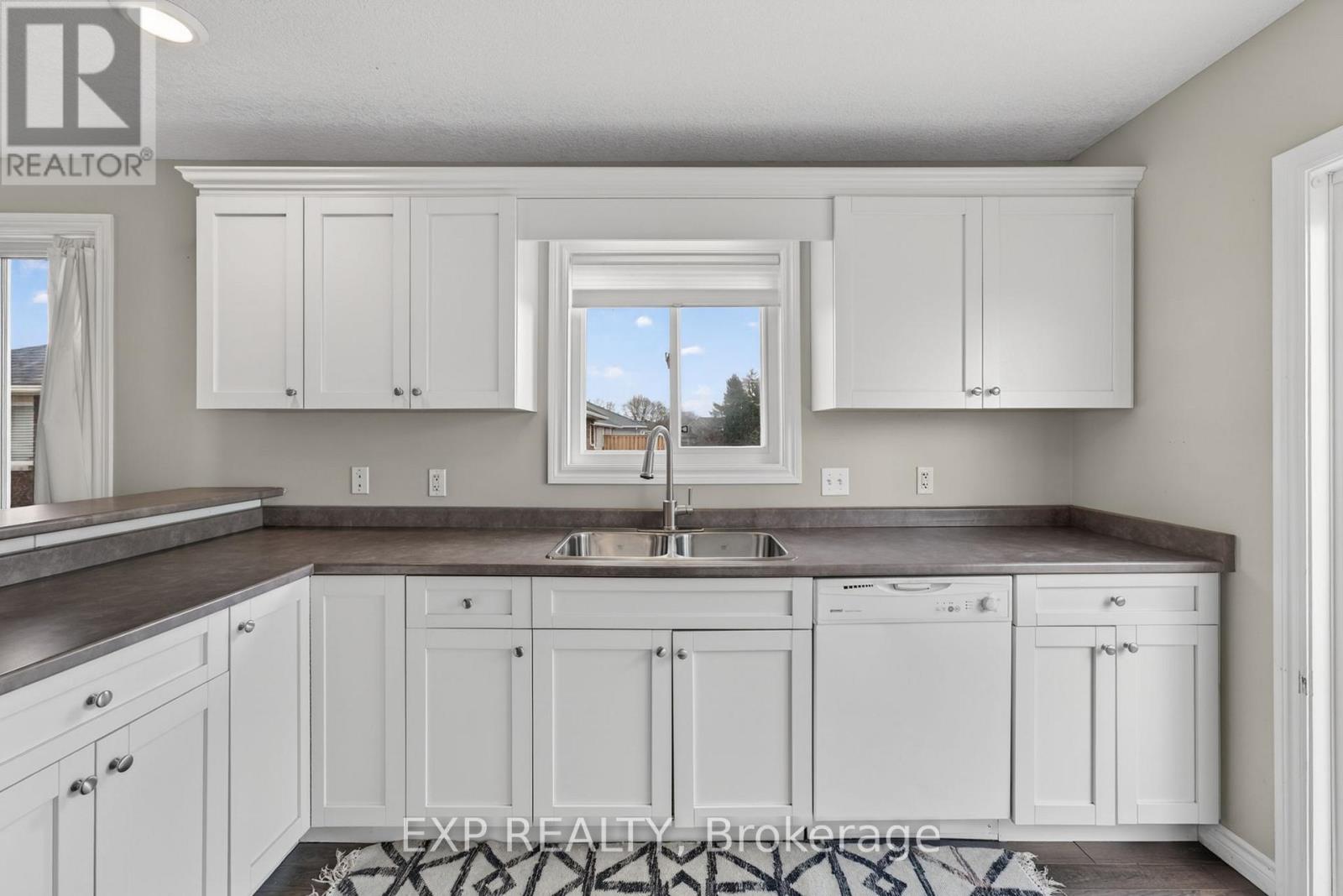 57 Lake Breeze Court, Prince Edward County, Ontario  K0K 3L0 - Photo 11 - X12999482