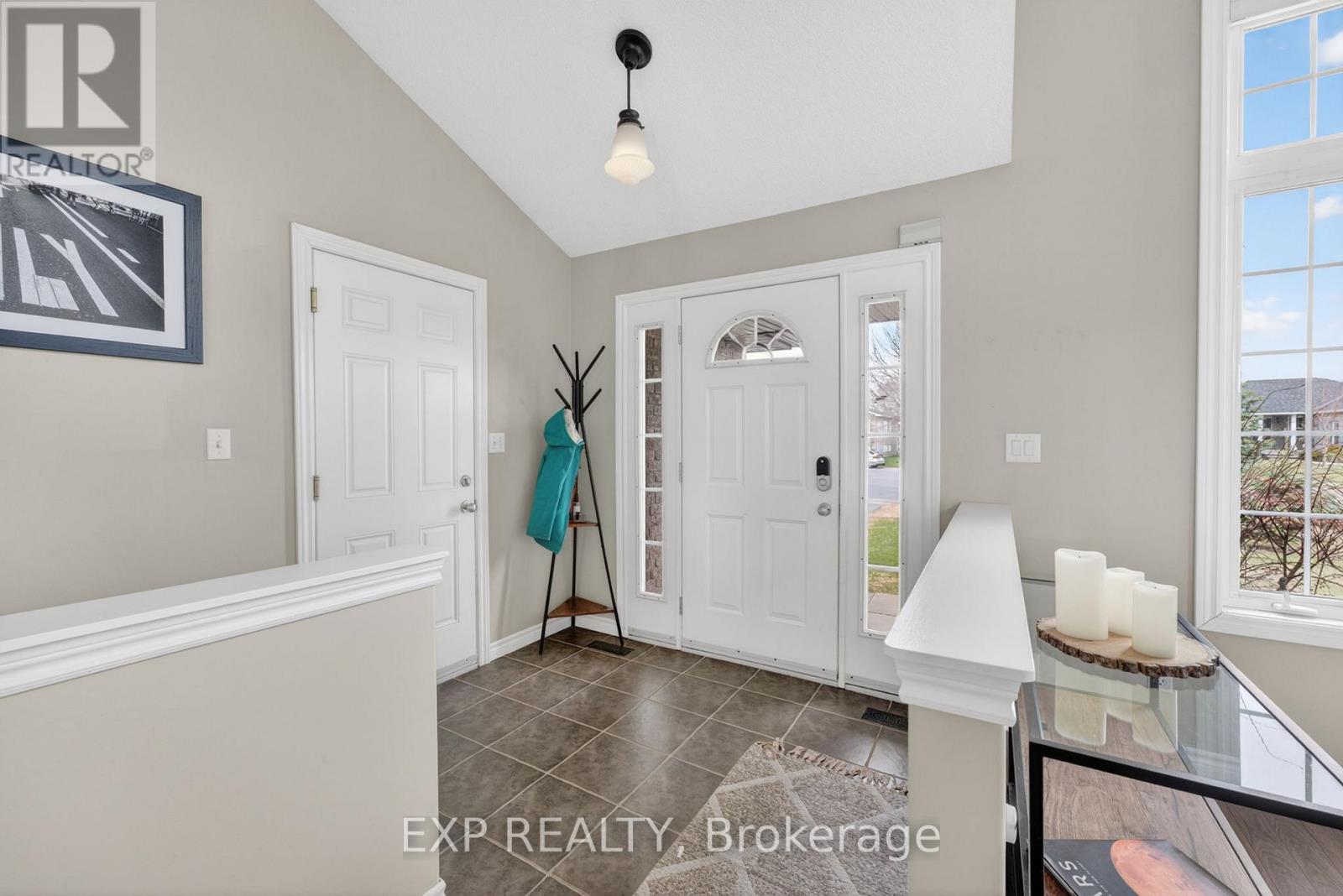 57 Lake Breeze Court, Prince Edward County, Ontario  K0K 3L0 - Photo 5 - X12999482