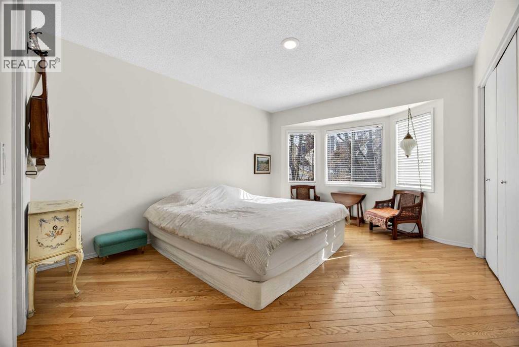 100 Strathcona Close Sw, Calgary, Alberta  T3H 1L3 - Photo 18 - A2294740