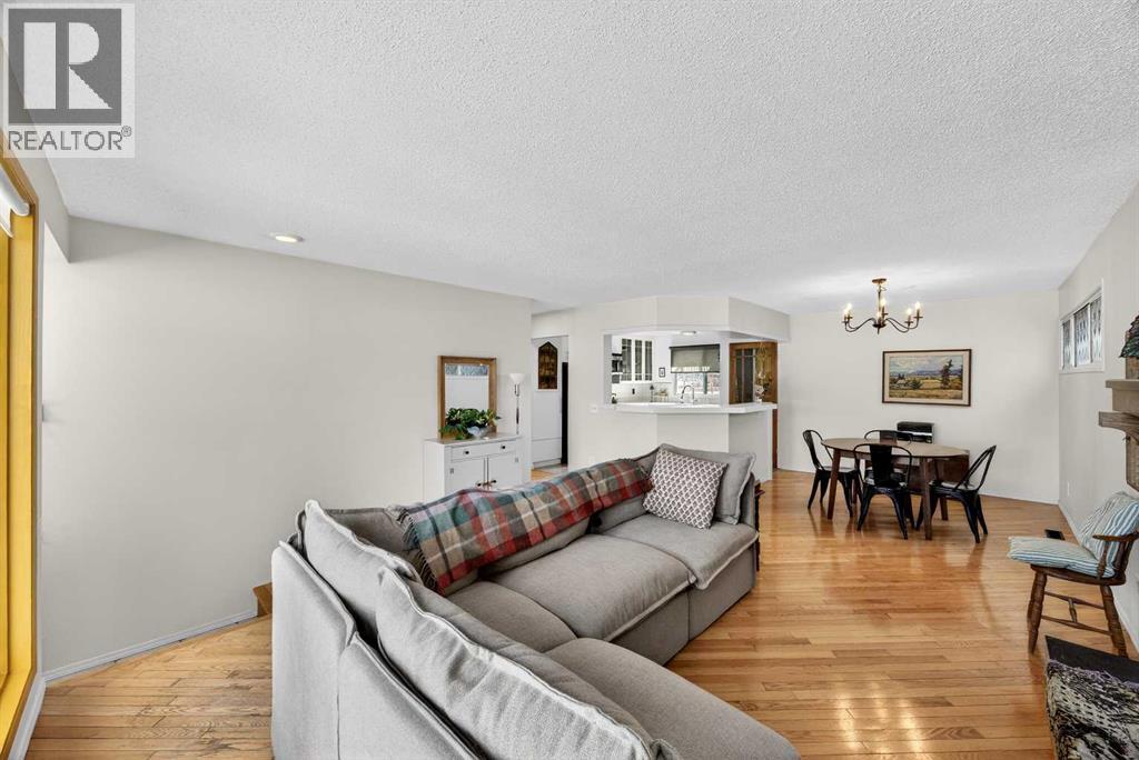 100 Strathcona Close Sw, Calgary, Alberta  T3H 1L3 - Photo 8 - A2294740