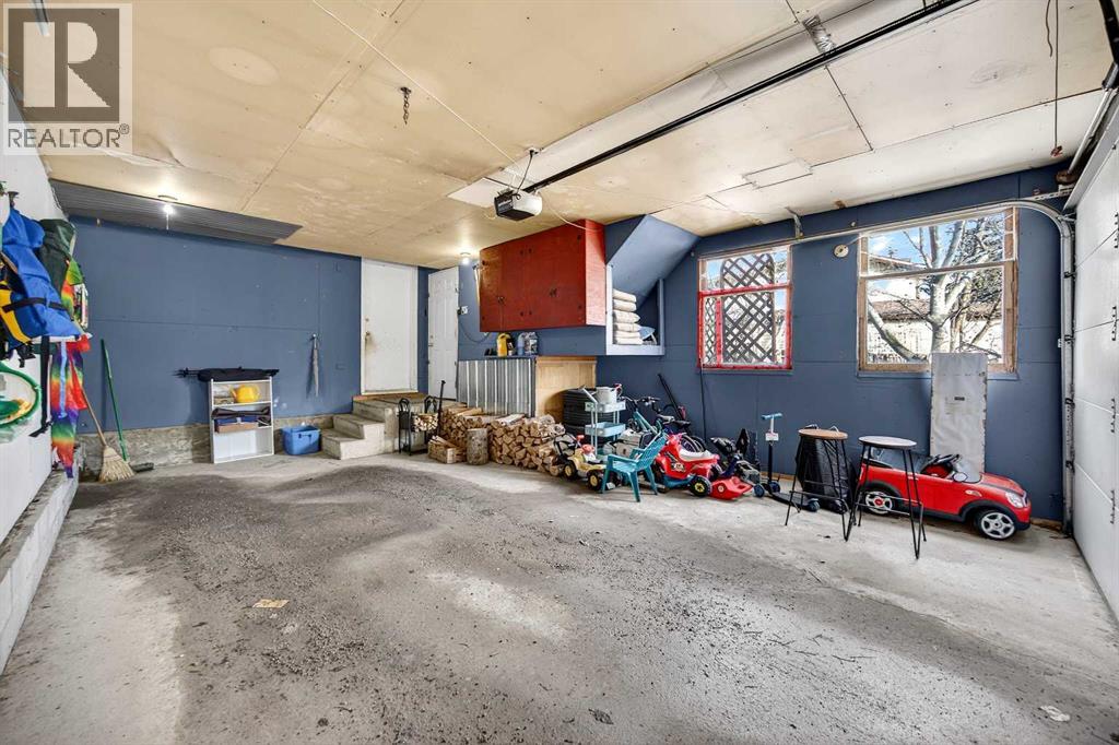 100 Strathcona Close Sw, Calgary, Alberta  T3H 1L3 - Photo 35 - A2294740