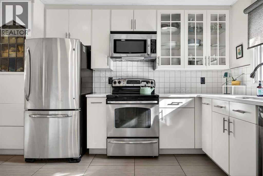 100 Strathcona Close Sw, Calgary, Alberta  T3H 1L3 - Photo 13 - A2294740