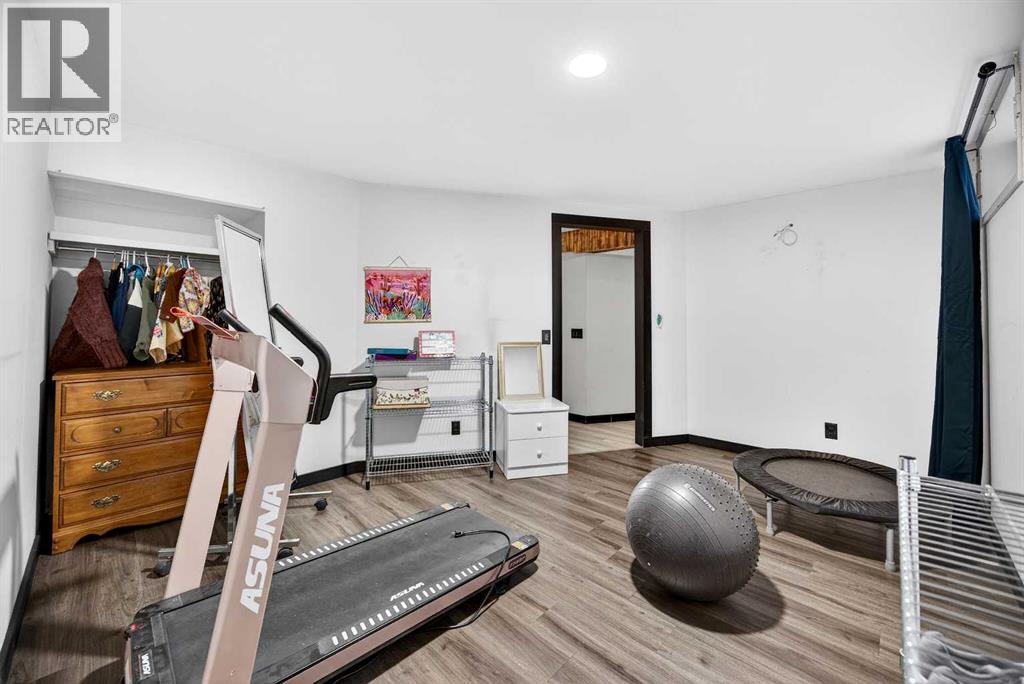 100 Strathcona Close Sw, Calgary, Alberta  T3H 1L3 - Photo 32 - A2294740