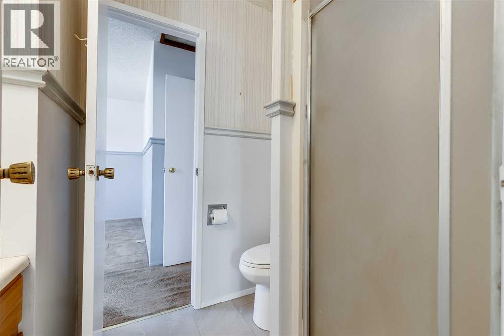 21 Mountain Circle Se, Airdrie, Alberta  T4A 1X8 - Photo 12 - A2299433