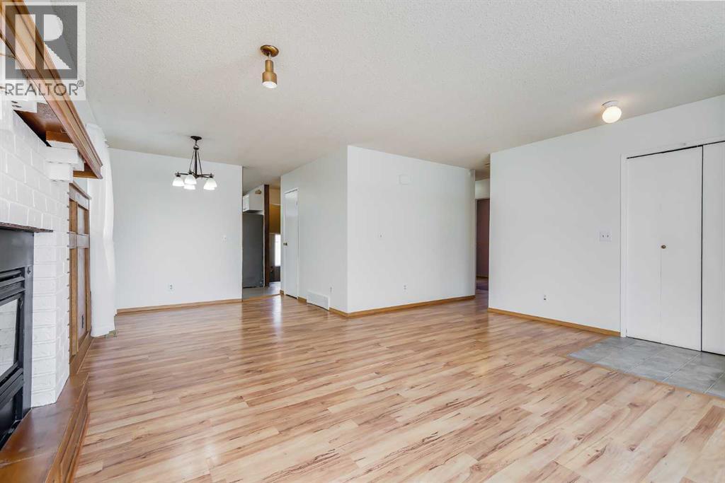 21 Mountain Circle Se, Airdrie, Alberta  T4A 1X8 - Photo 6 - A2299433