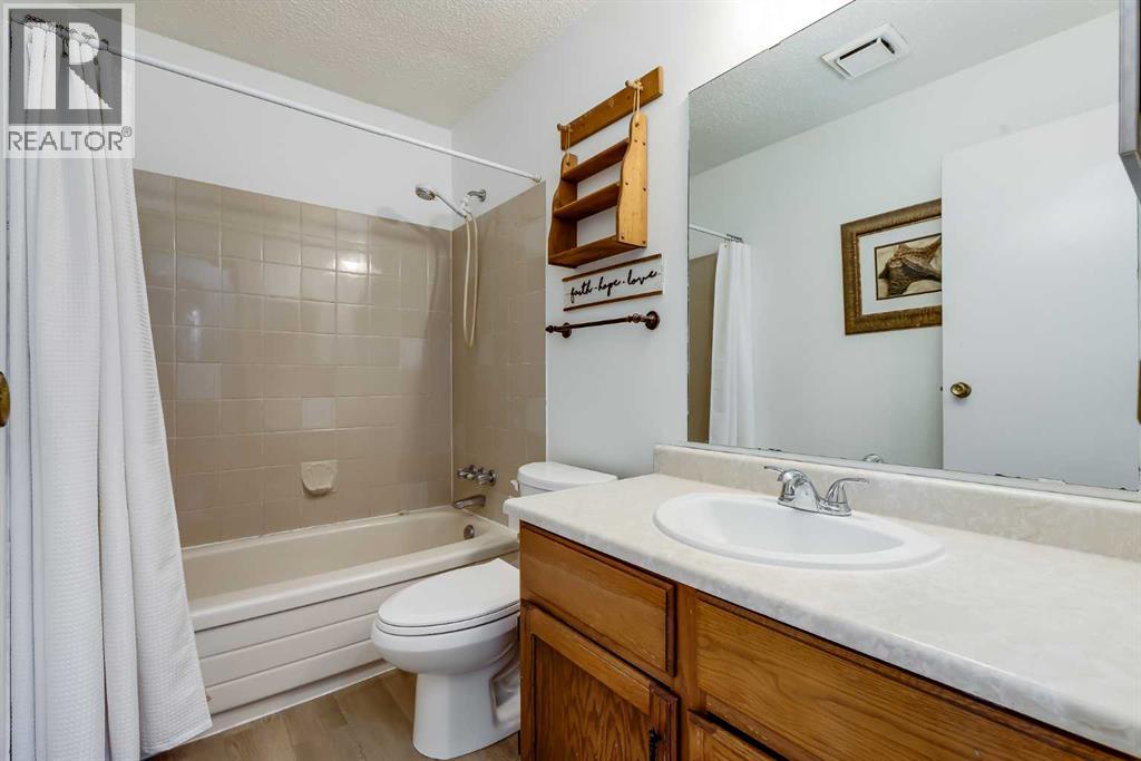 21 Mountain Circle Se, Airdrie, Alberta  T4A 1X8 - Photo 16 - A2299433