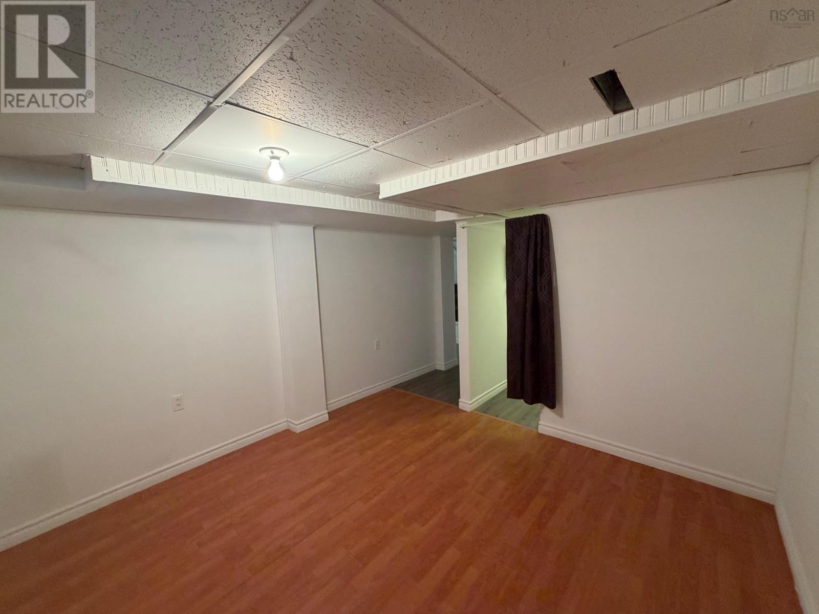 24 Highland Street, Sydney, Nova Scotia  B1P 4H9 - Photo 7 - 202523944