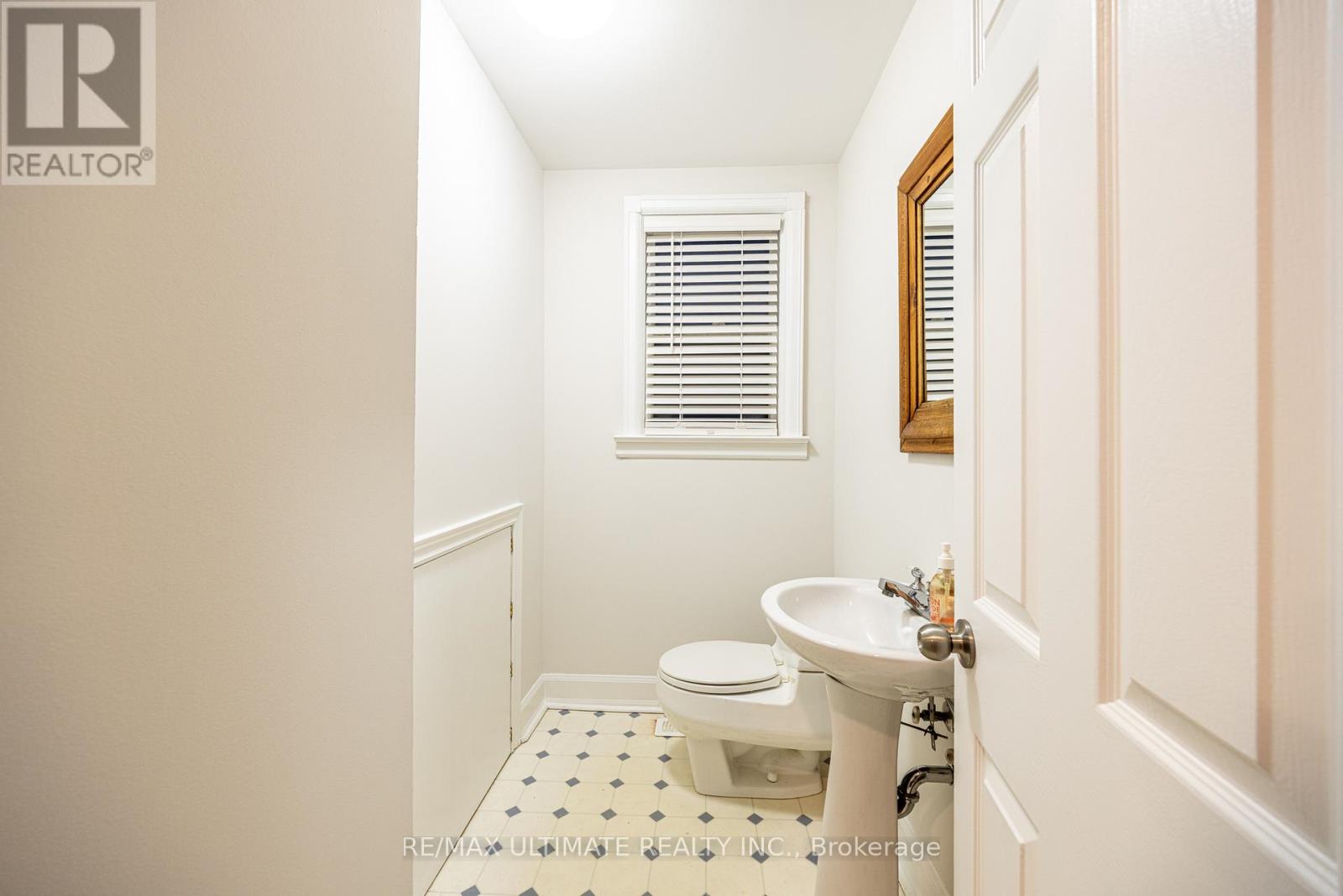 156 Glenvale Boulevard, Toronto, Ontario  M4G 2W3 - Photo 14 - C12997378