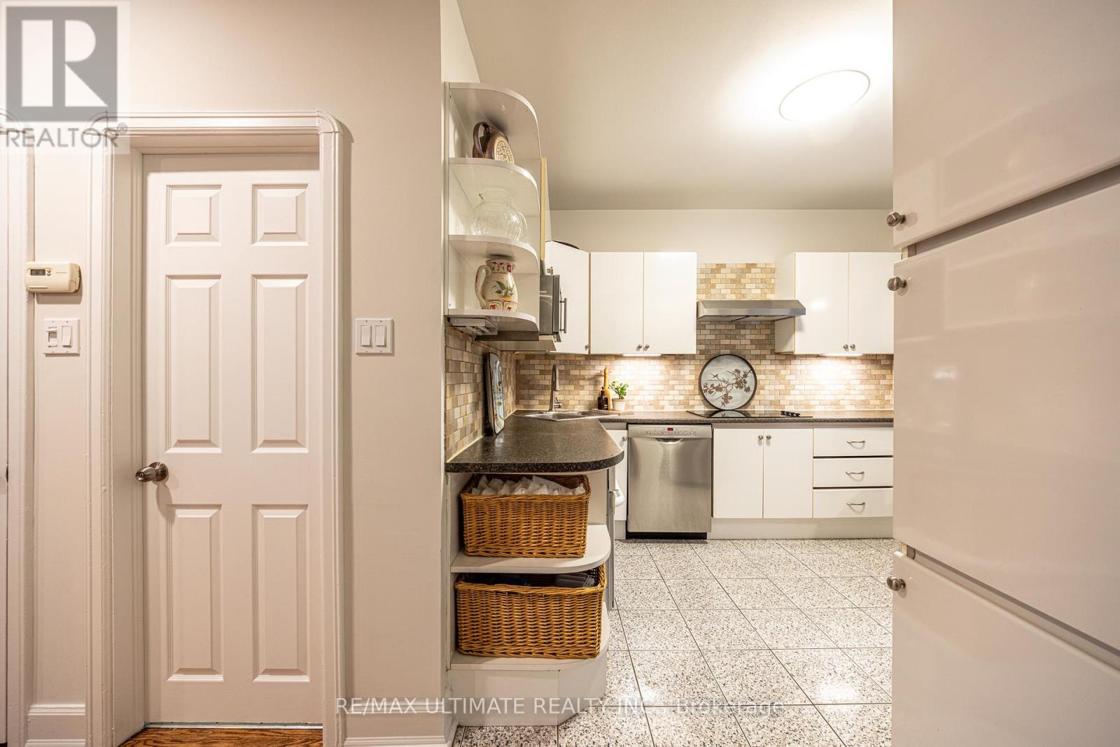 156 Glenvale Boulevard, Toronto, Ontario  M4G 2W3 - Photo 18 - C12997378