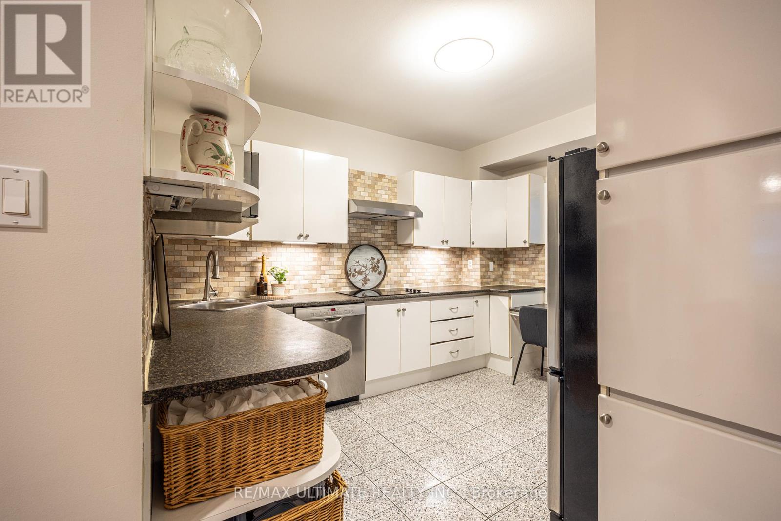 156 Glenvale Boulevard, Toronto, Ontario  M4G 2W3 - Photo 16 - C12997378