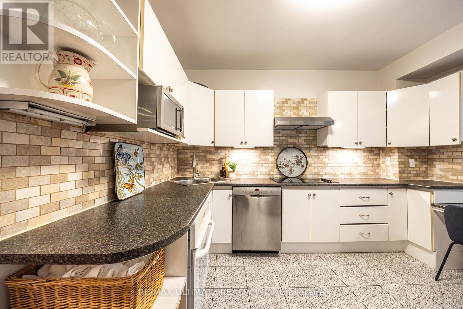 156 Glenvale Boulevard, Toronto, Ontario  M4G 2W3 - Photo 19 - C12997378