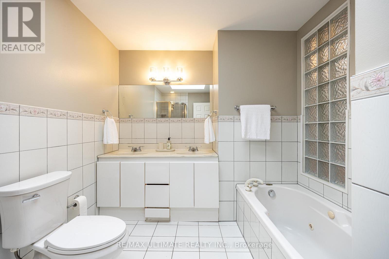 156 Glenvale Boulevard, Toronto, Ontario  M4G 2W3 - Photo 40 - C12997378